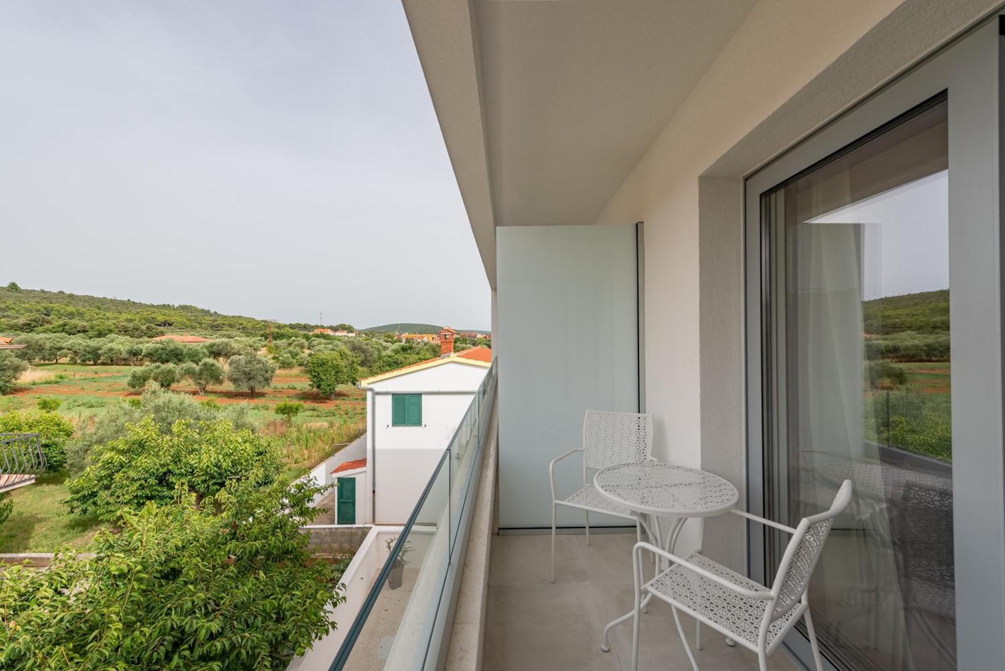 Rooms & Apartments Niko Sukošan Exterior foto